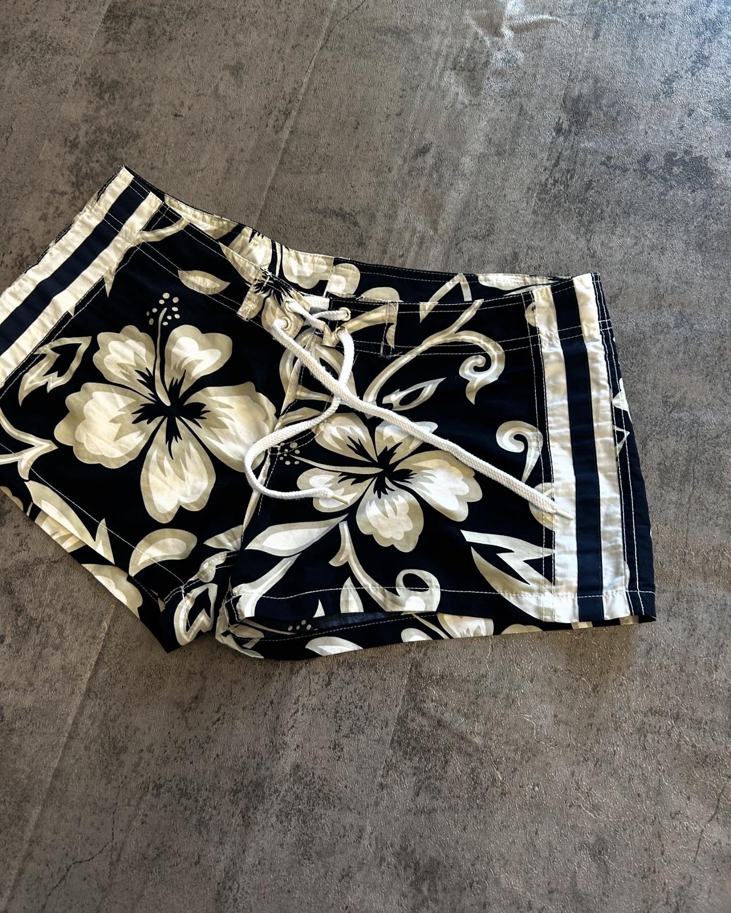 Coconut girl shorts