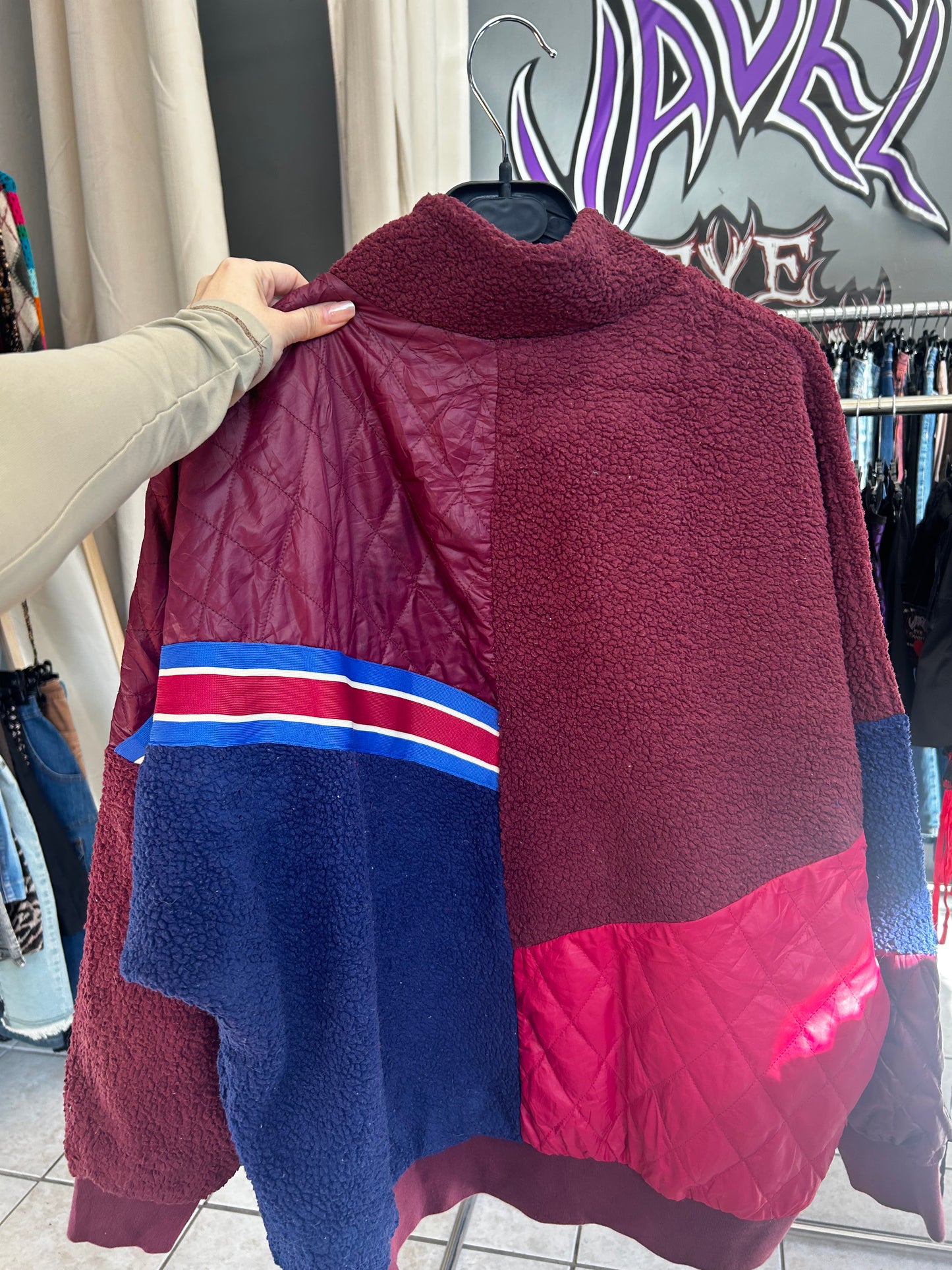 Nike boucle fleece jacket