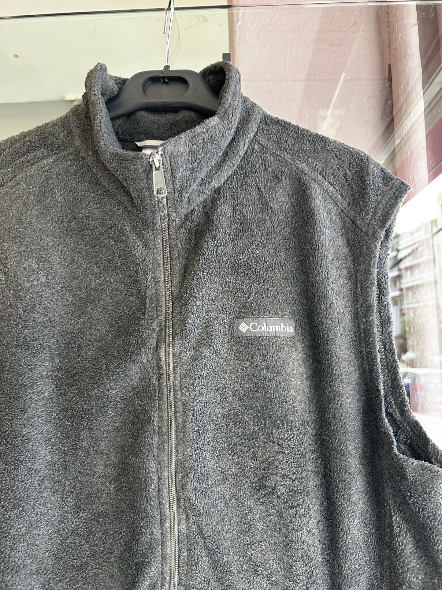 Columbia dark grey fleece vest