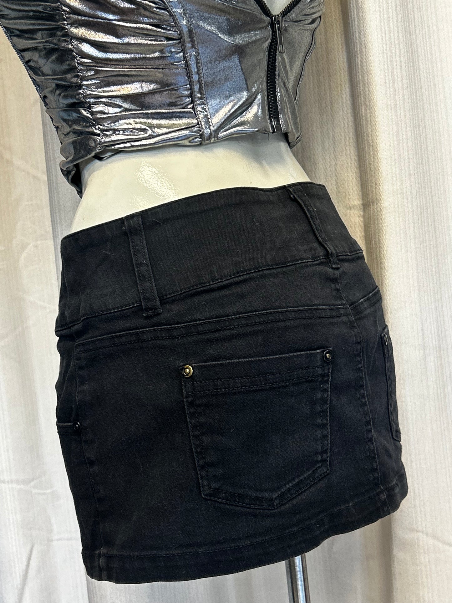 00s berskha mini skirt