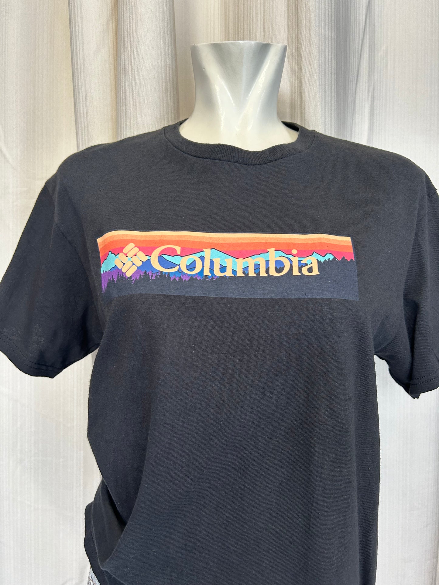Columbia T-shirt