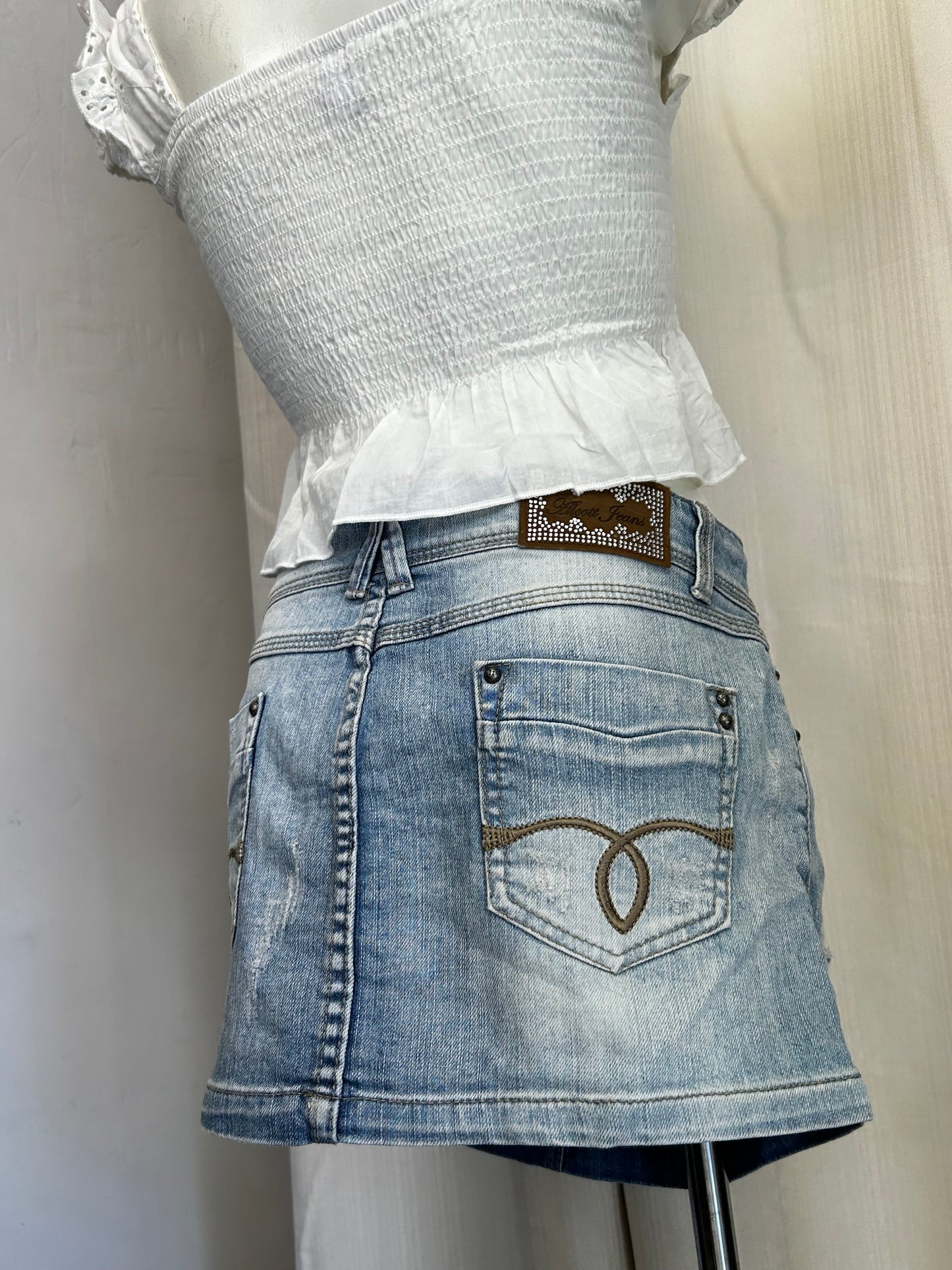 Y2K mini skirt