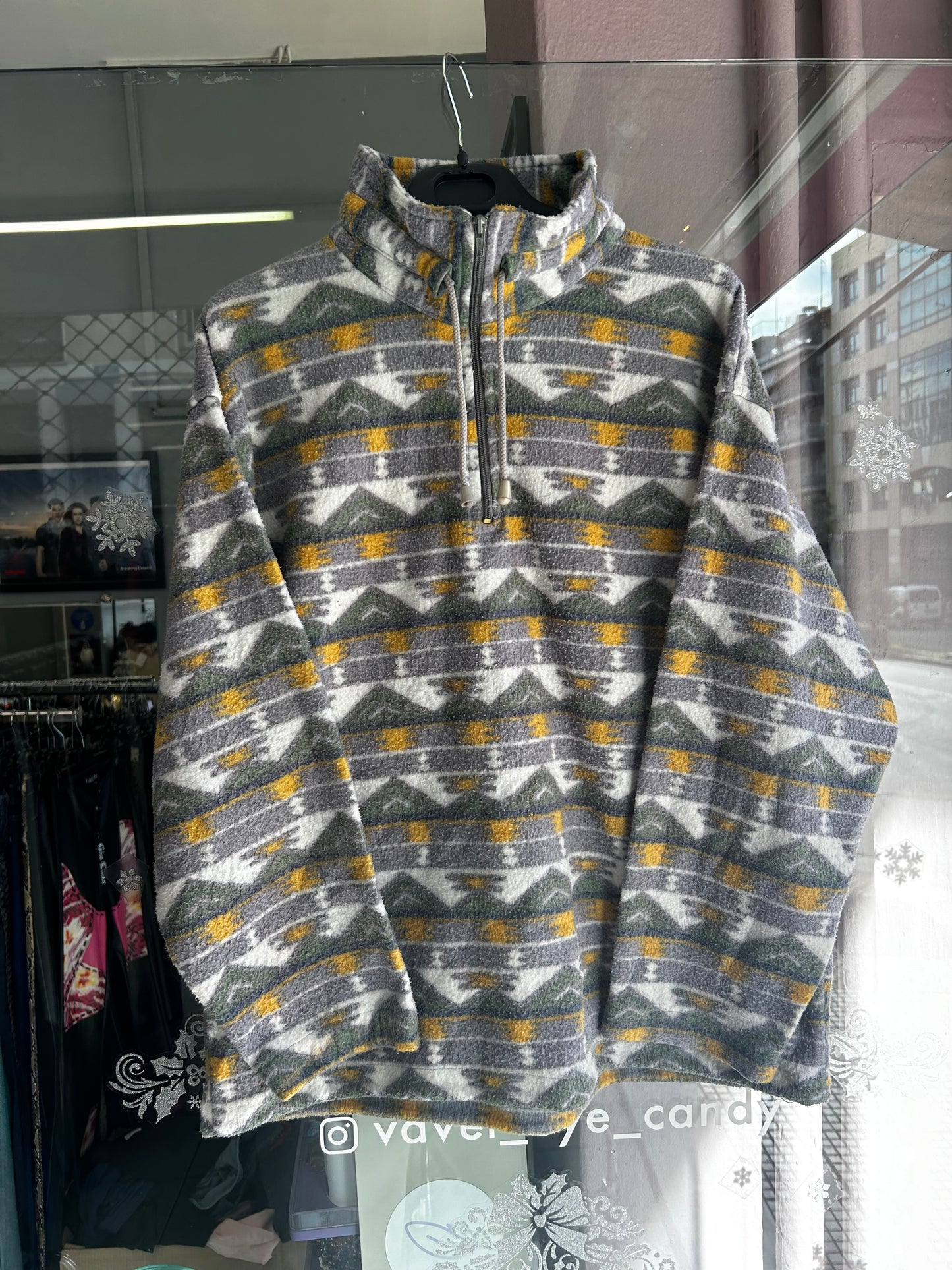 Vintage patterned fleece