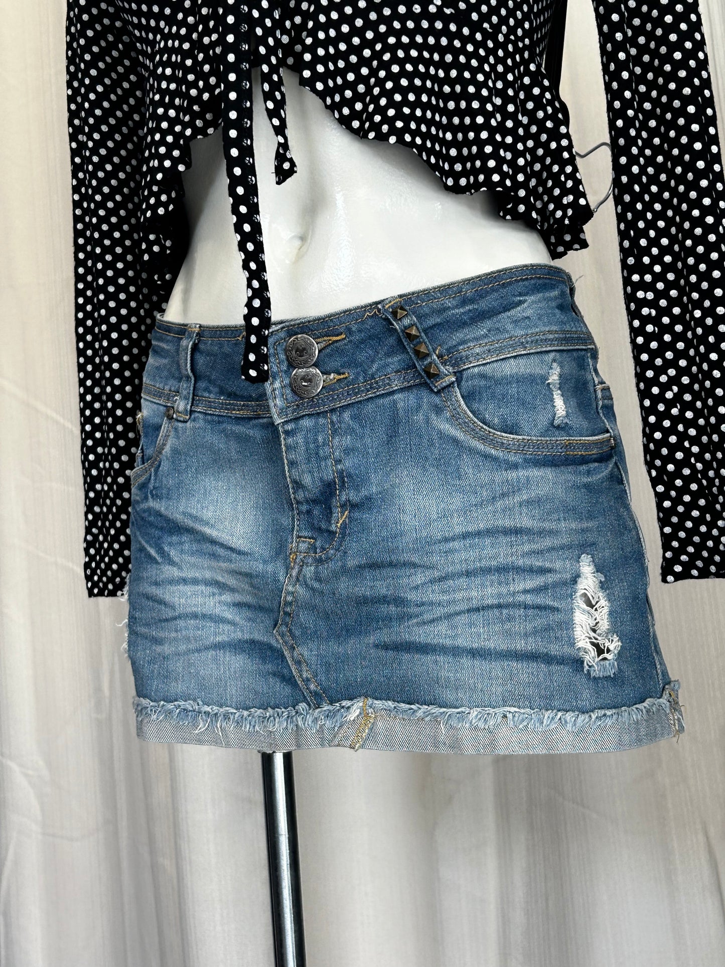 Y2K mini skirt
