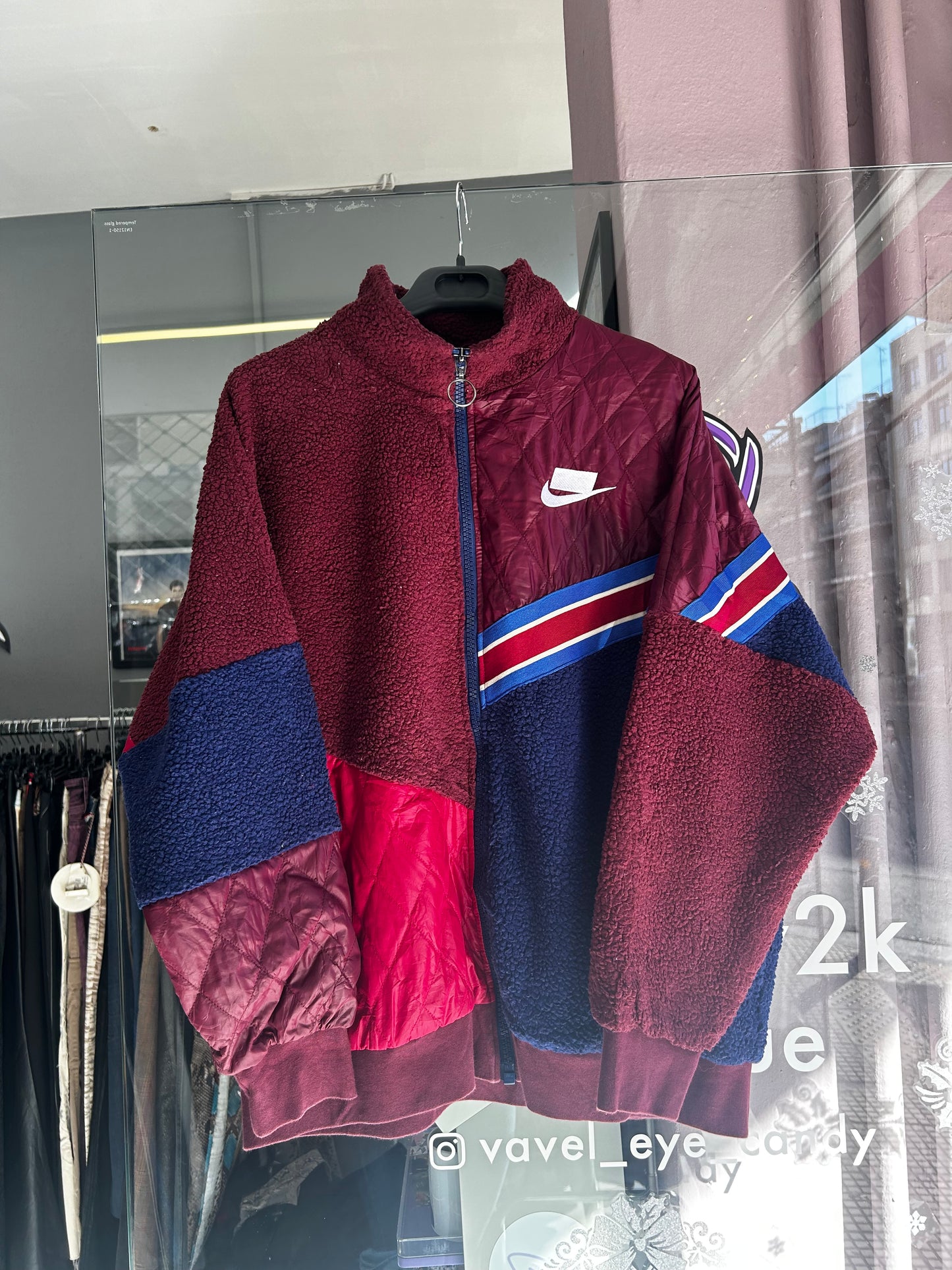 Nike boucle fleece jacket