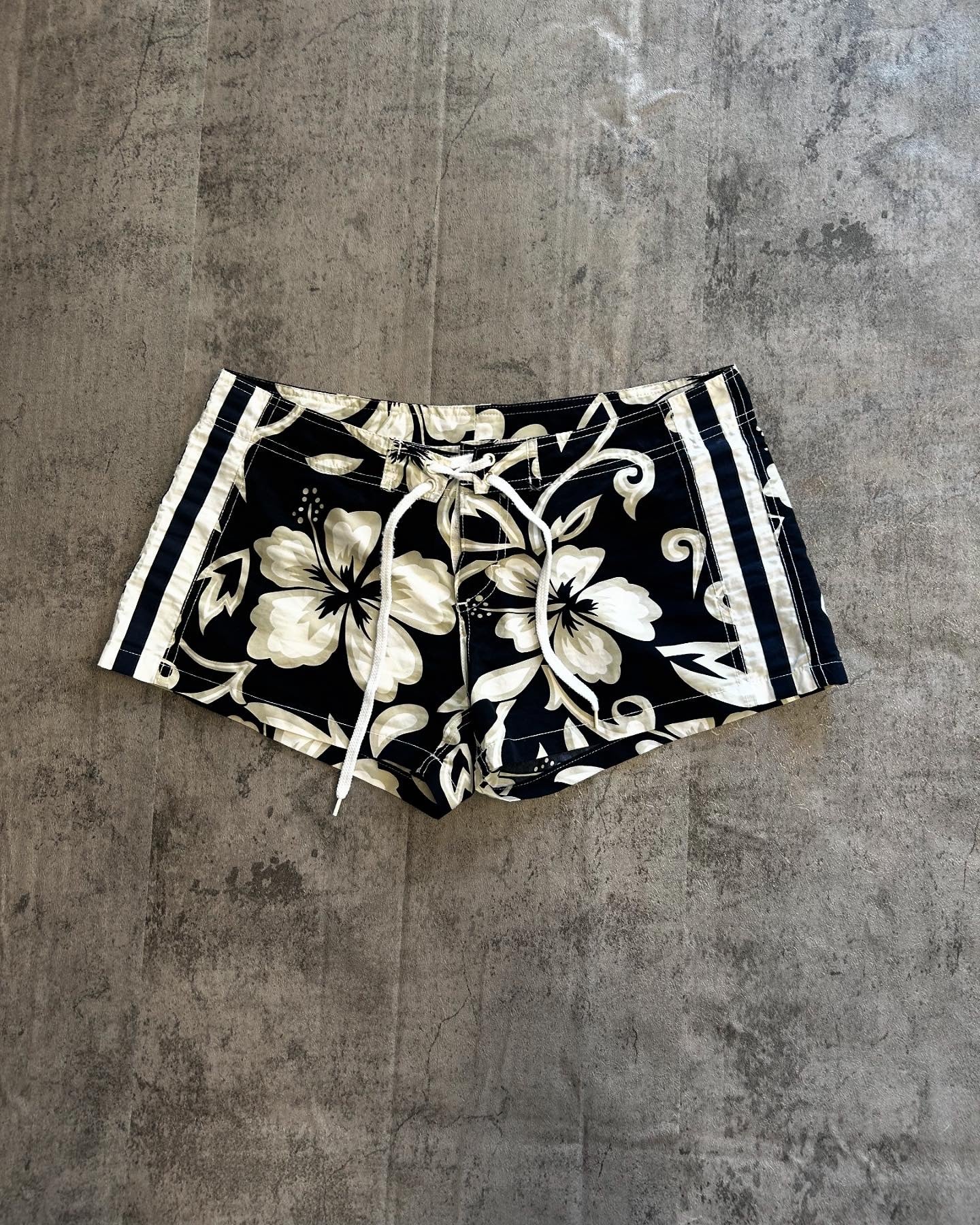 Coconut girl shorts