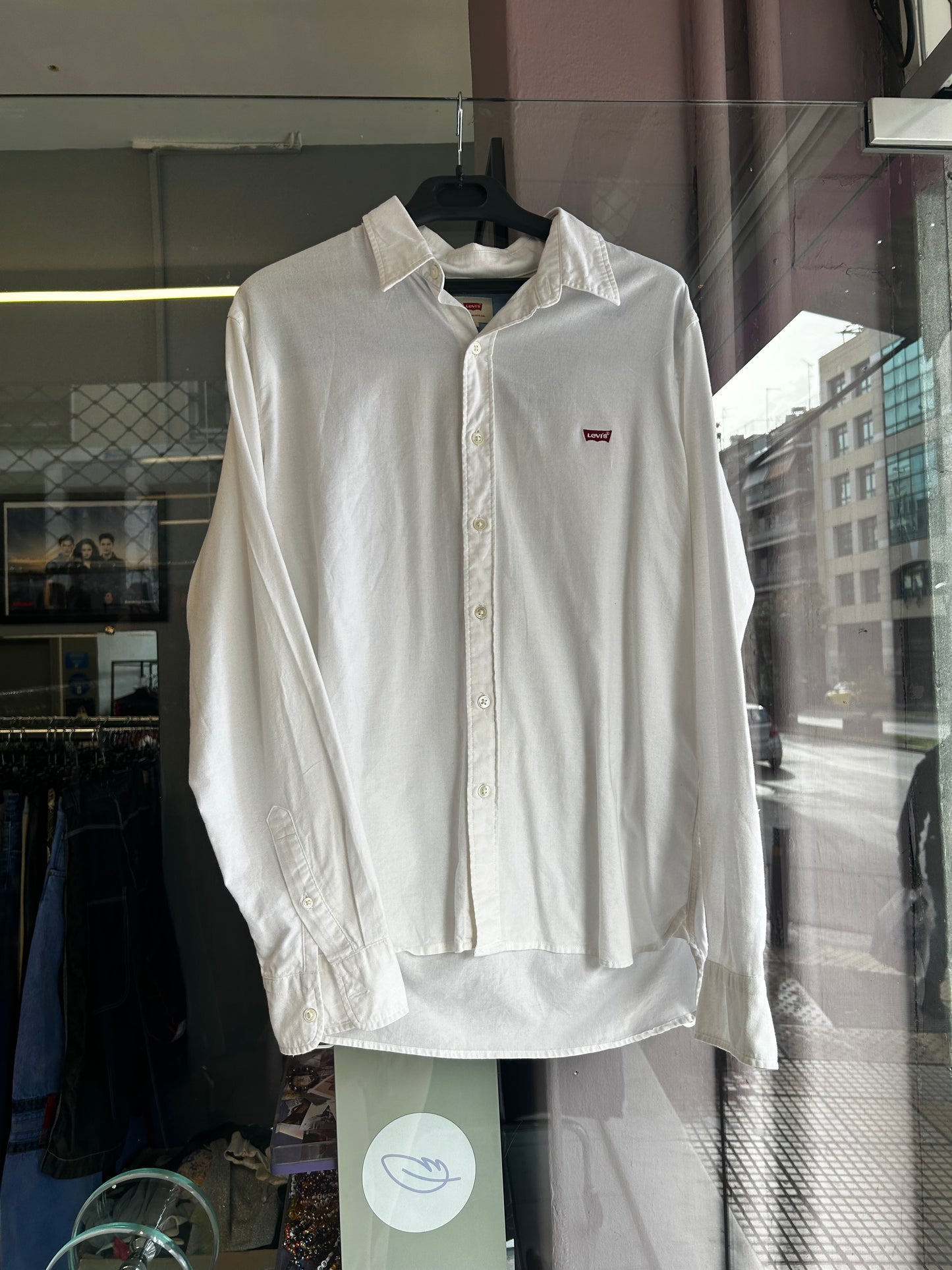Levi’s white shirt