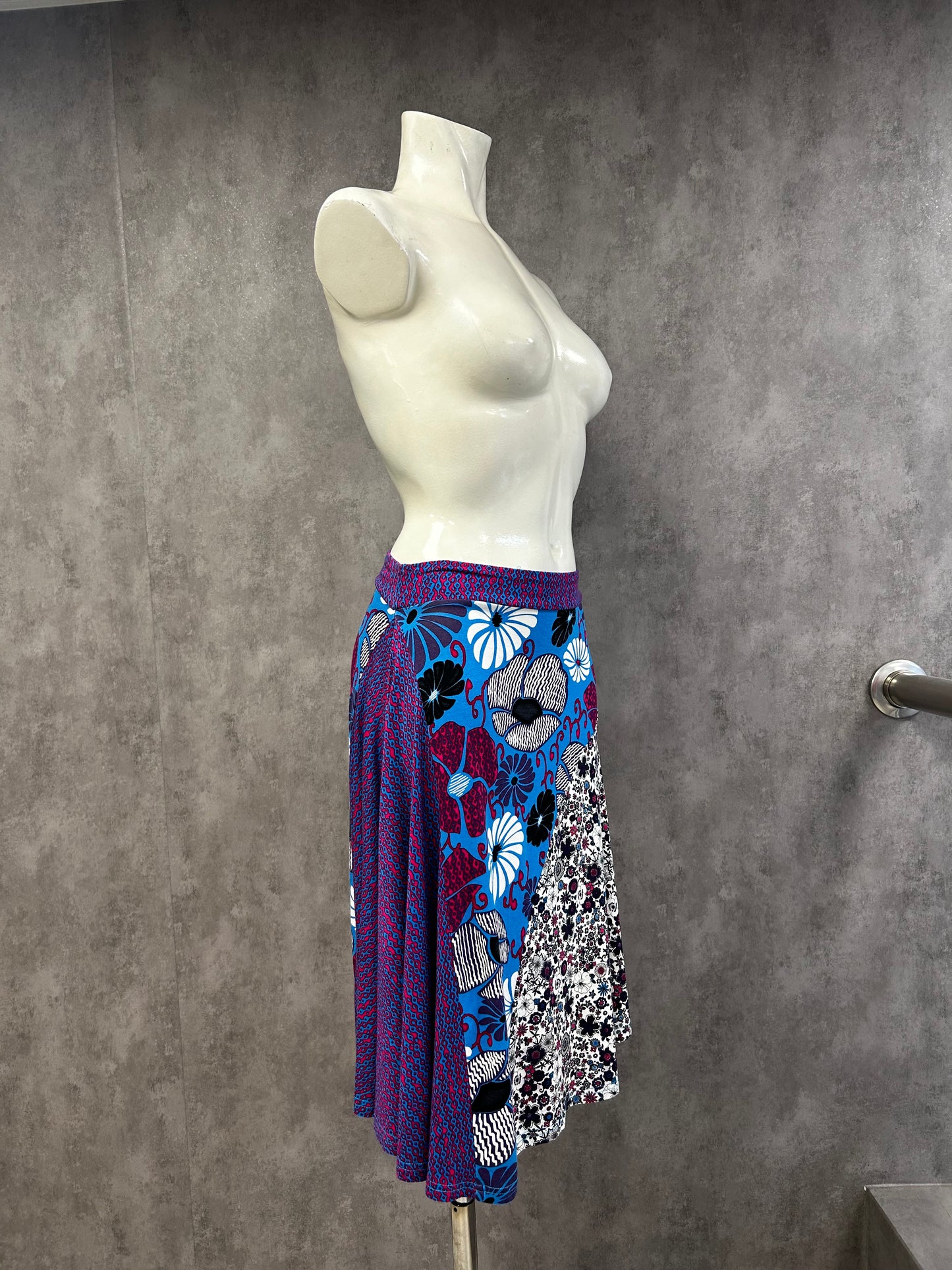 Patterned midi skirt