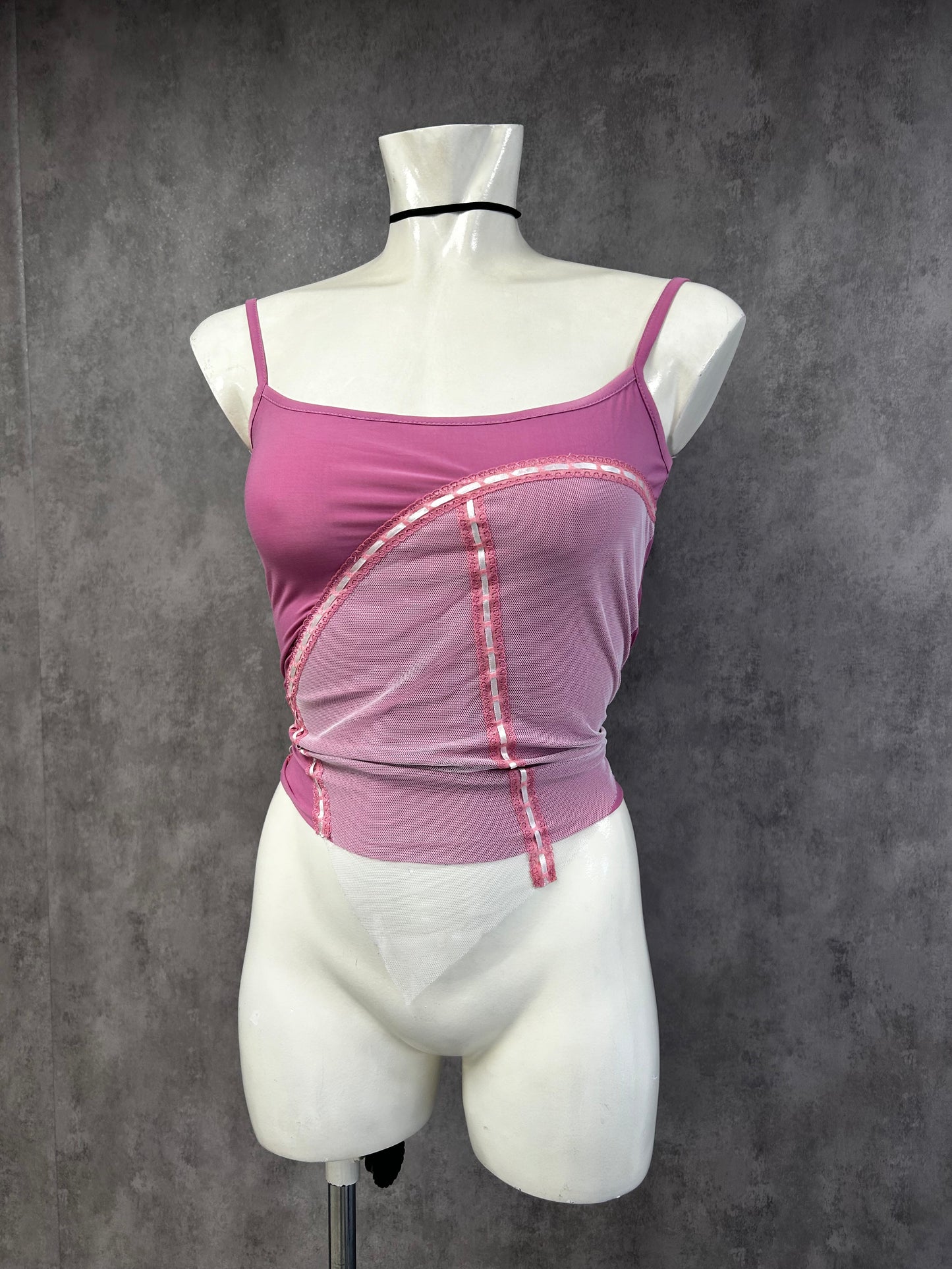 Y2K pink lace tank top