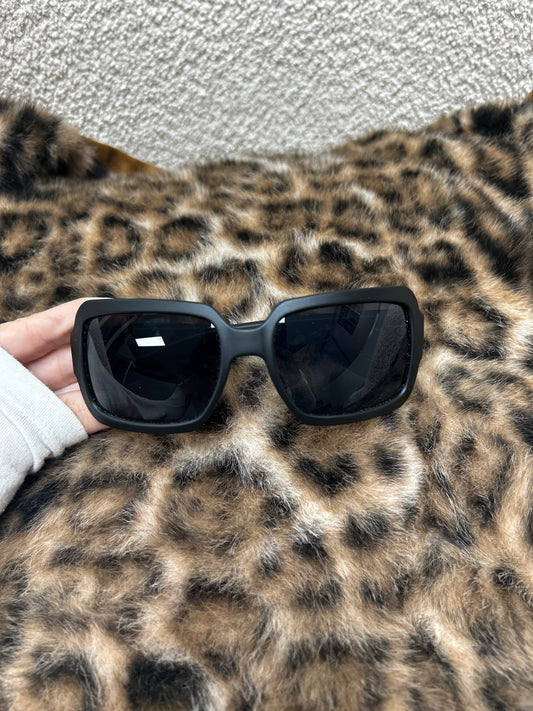 Black sunglasses