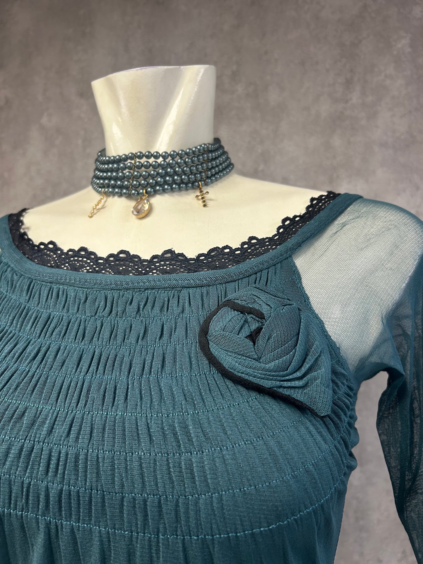 Vintage choker with cross