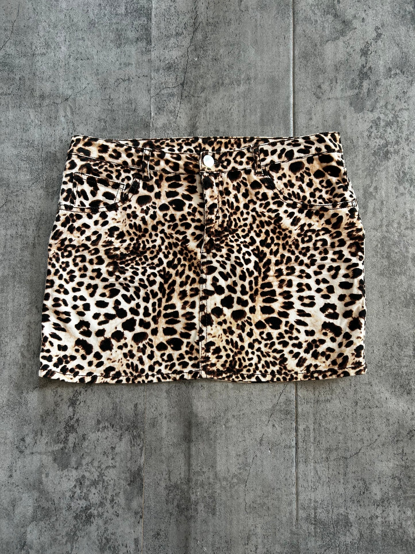 Animal print mini denim skirt
