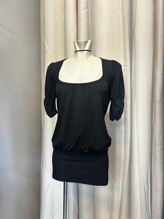2008s black backless top