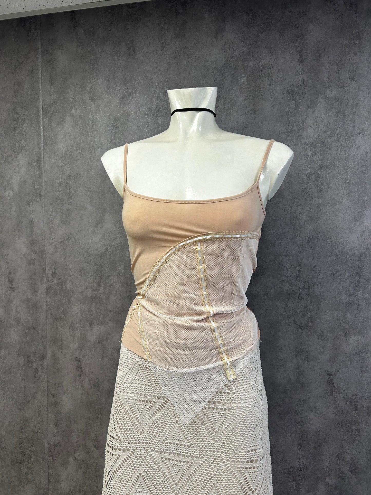 Y2K beige lace tank top