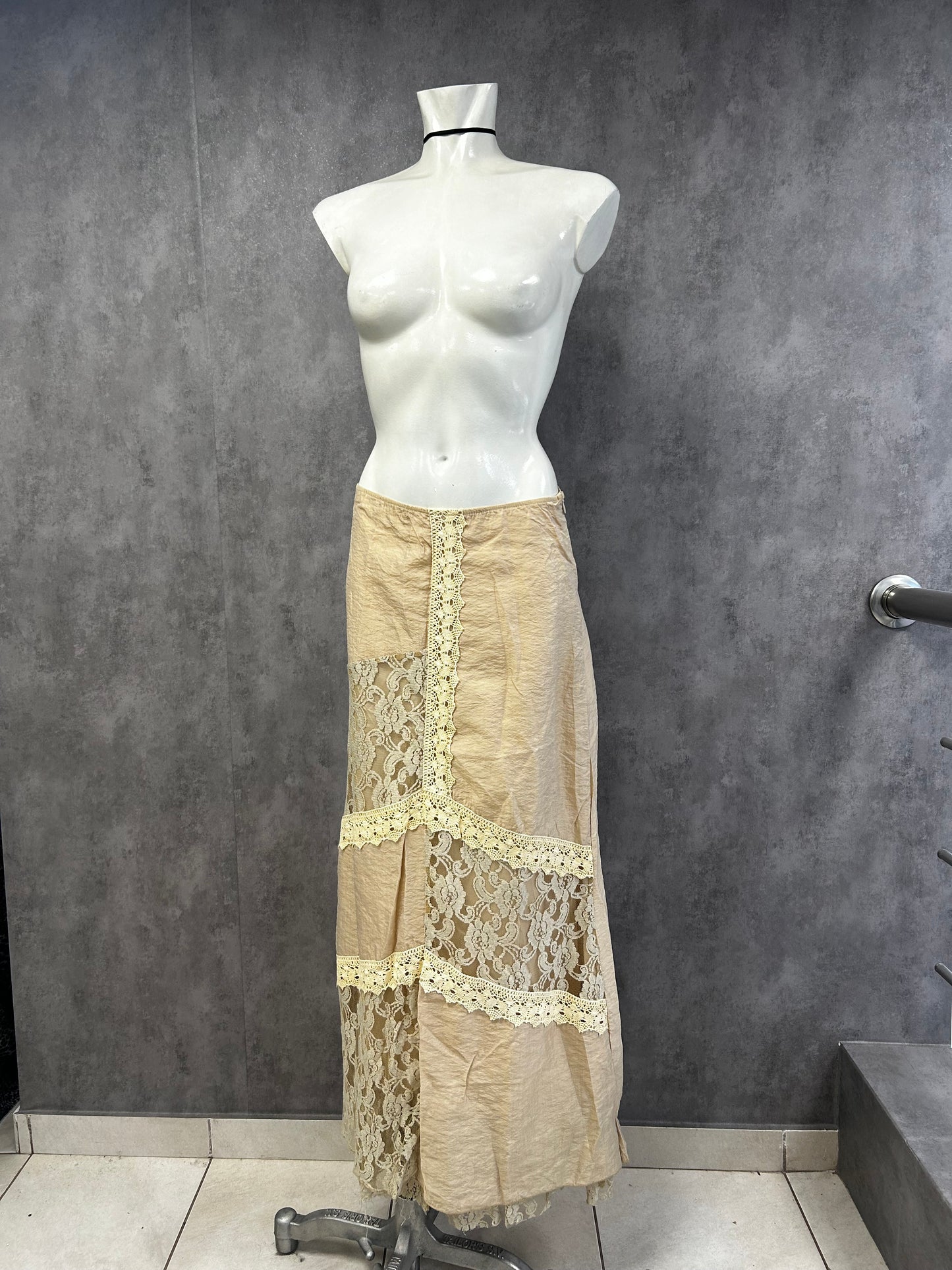 Zic zac maxi lace skirt
