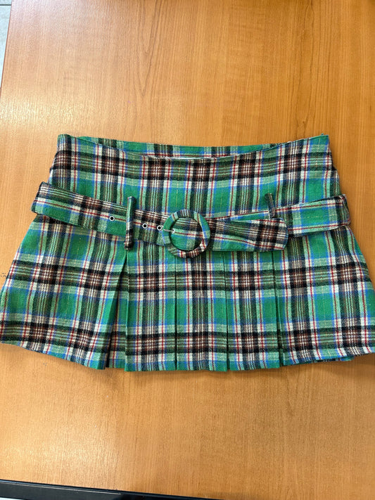 Mini low waist skirt