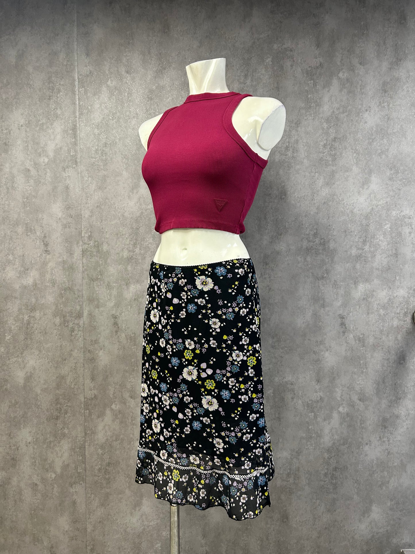 Guess crop top